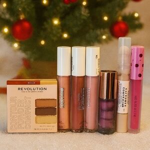 Makeup Revolution Bundle – Contour, Lip Glosses, Concealer & More (7 Pieces)